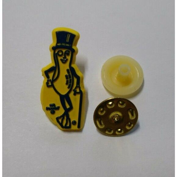 Mr Peanut Lapel Pin Planters Peanuts Hard Plastic NOS Uncommon Yellow Vintage - Picture 5 of 6